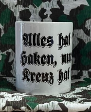 Tasse - Alles hat nen Haken, nur das Kreuz hat vier - weiß/schwarz