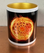 Tasse - gold - Schwarze Sonne - brennend