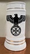 Bierkrug mit Goldlinien - Reichsadler mit Eisernem Kreuz